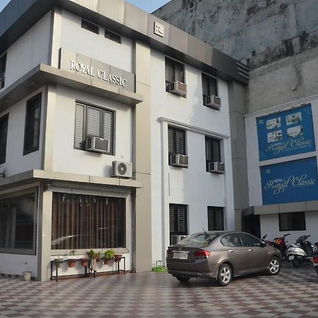 Hotel Royal Classic 巴雷利 外观 照片