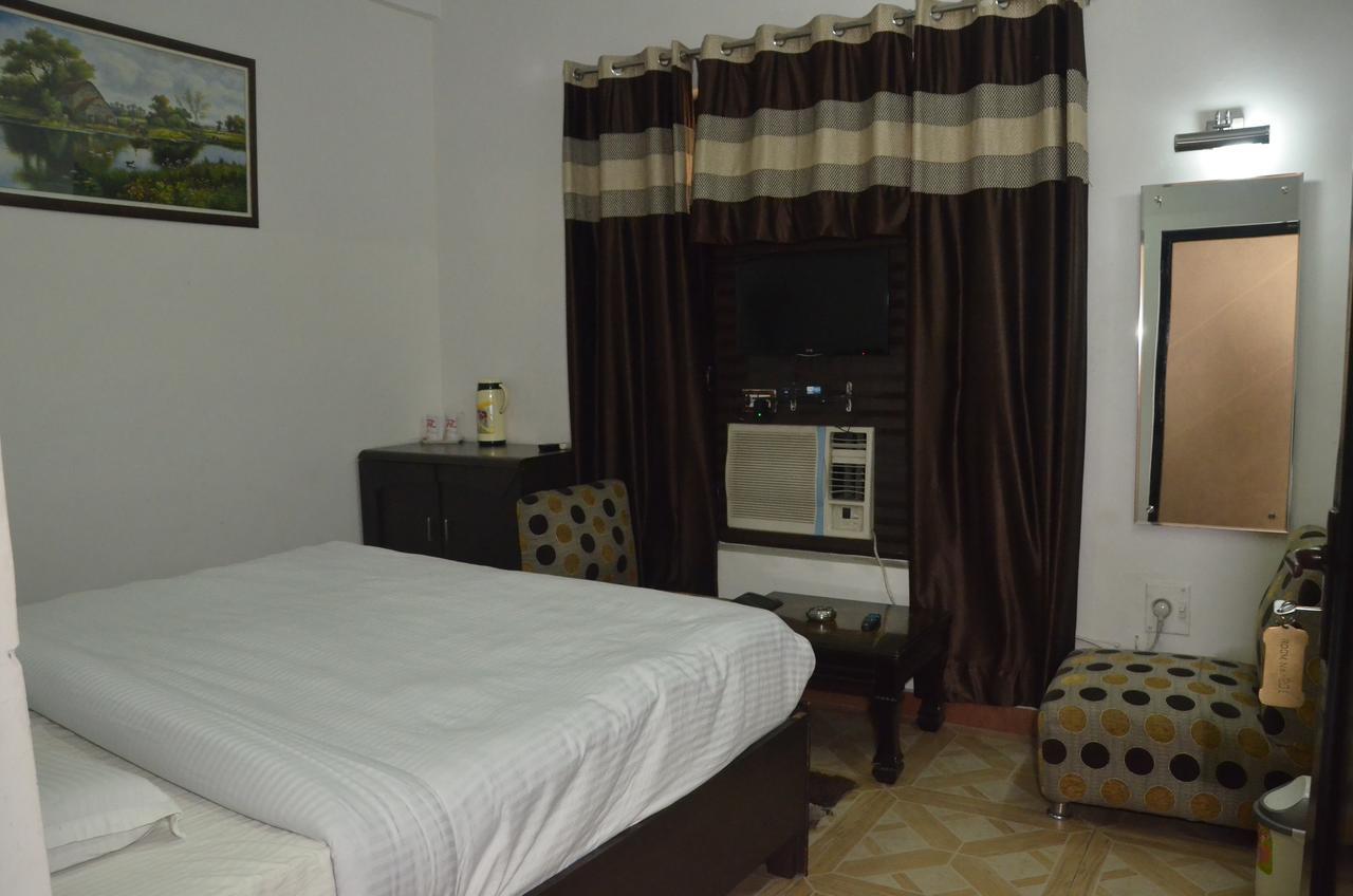 Hotel Royal Classic 巴雷利 外观 照片